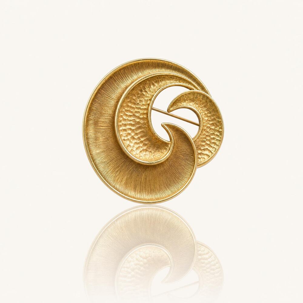 Vintage Star Signed Spiral Brooch | Gold Tone Hammered & Bark Texture Swirl Pin